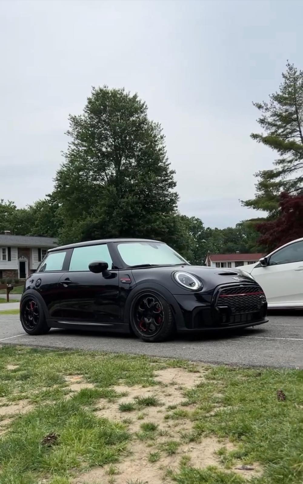 Black Mini JCW front three-quarter